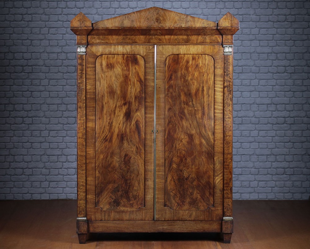 Regency Mahogany Linen Press c.1820.
