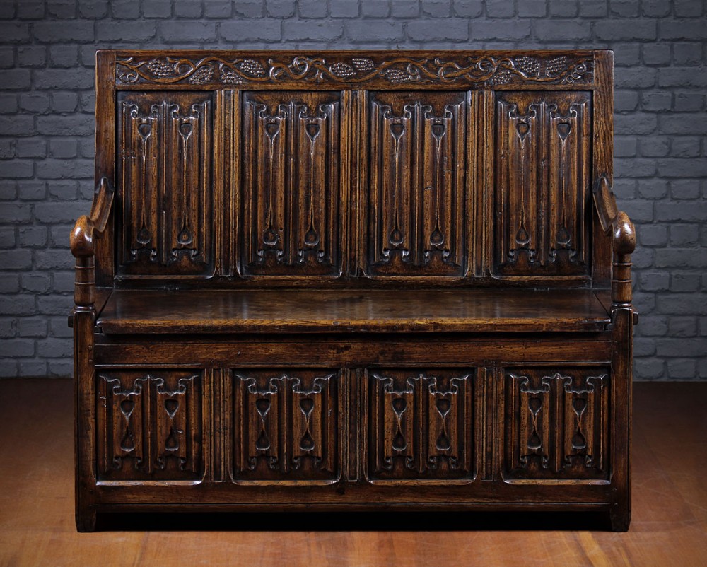 Oak Box Settle with Linen Fold Carving c.1910.