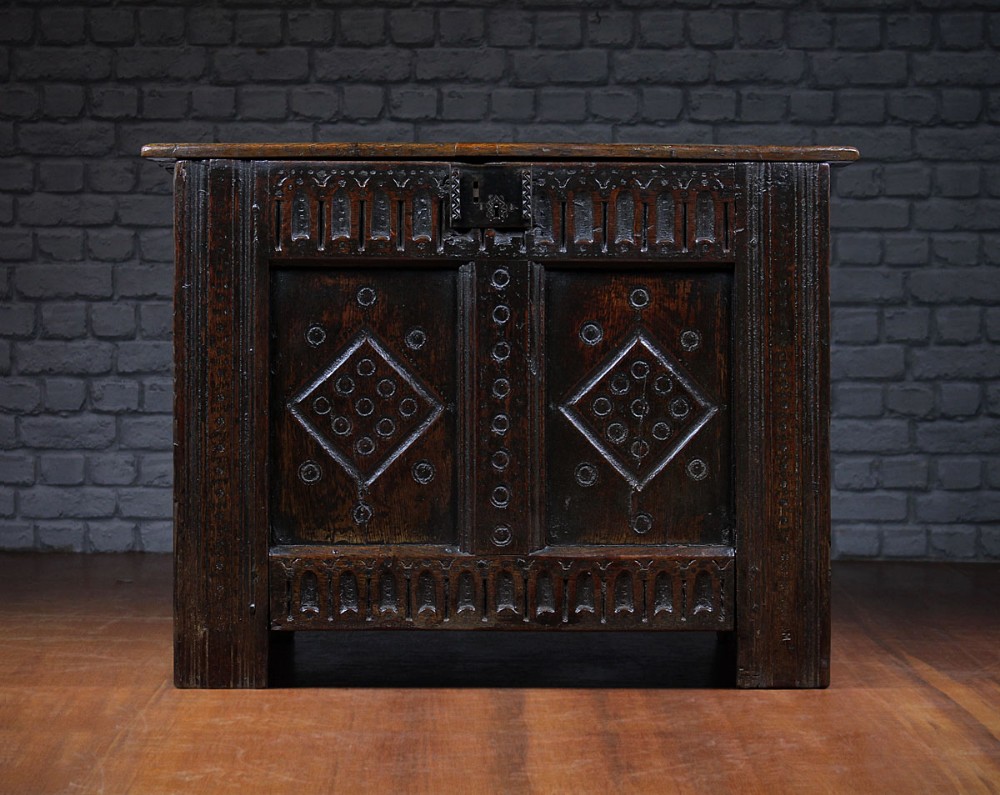 Small Oak Coffer c.1720.