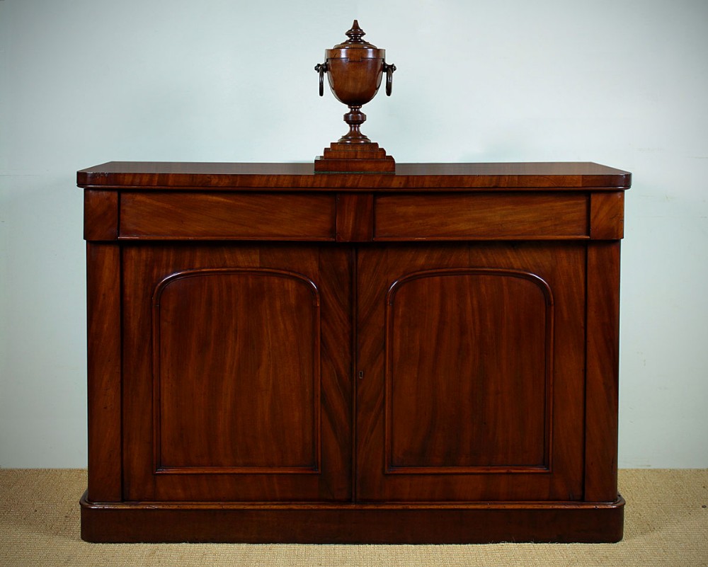 Mid 19th.c. Mahogany Chiffonier Side Cabinet c.1860