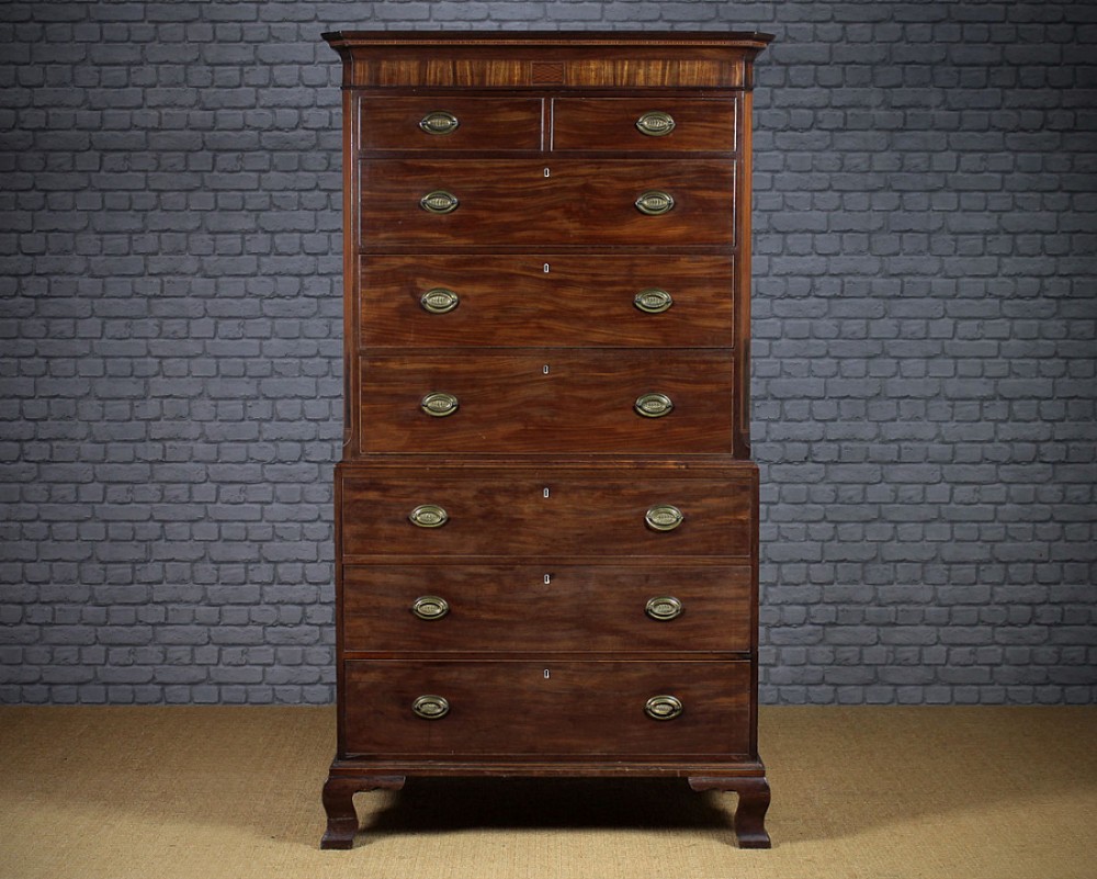 Unrestored Georgian Mahogany Chest on Chest c.1800.