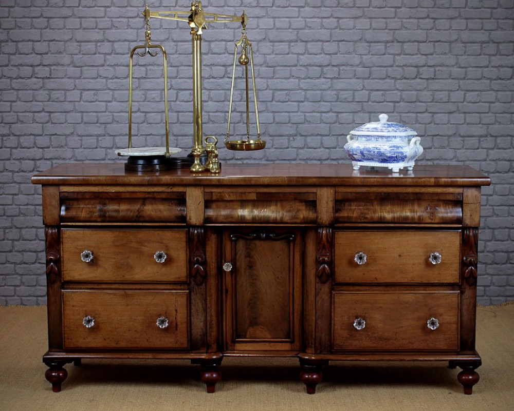 Mid 19th.c. Mahogany Sideboard Dresser c.1850.