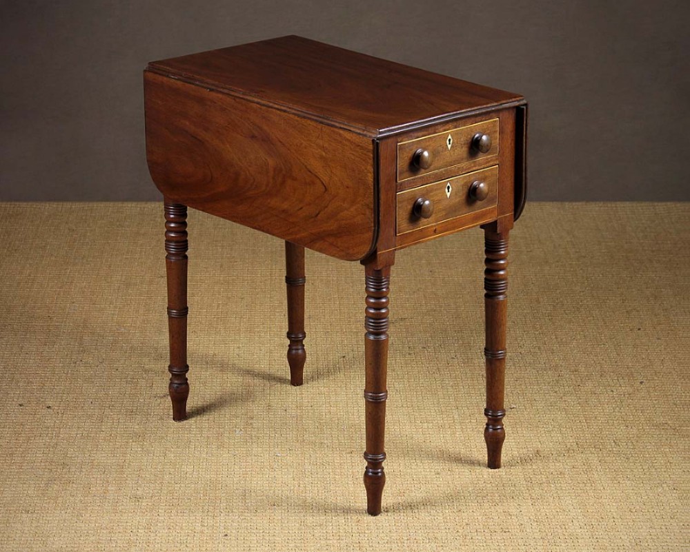 Early 19th.c. Pembroke Side Table c.1830.