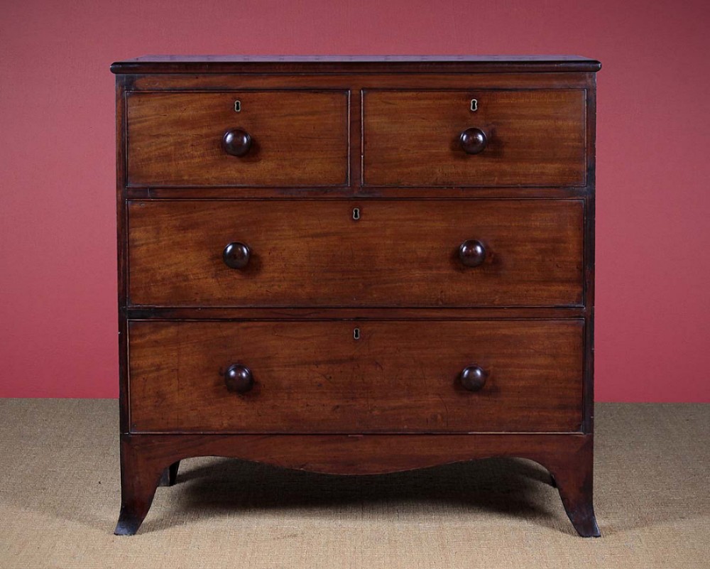 Small Mahogany Chest of Drawers c.1840.