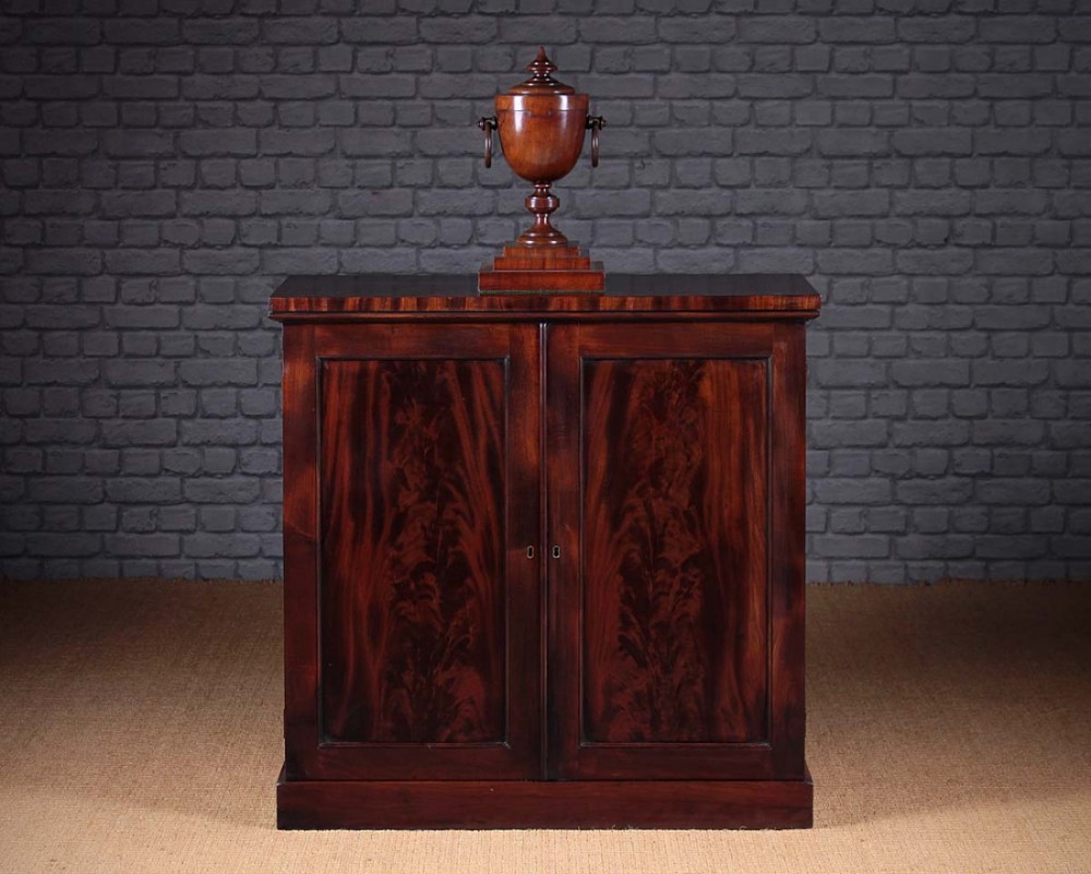 Small Early 19th.c. Mahogany Chiffonier Side Cabinet c.1820