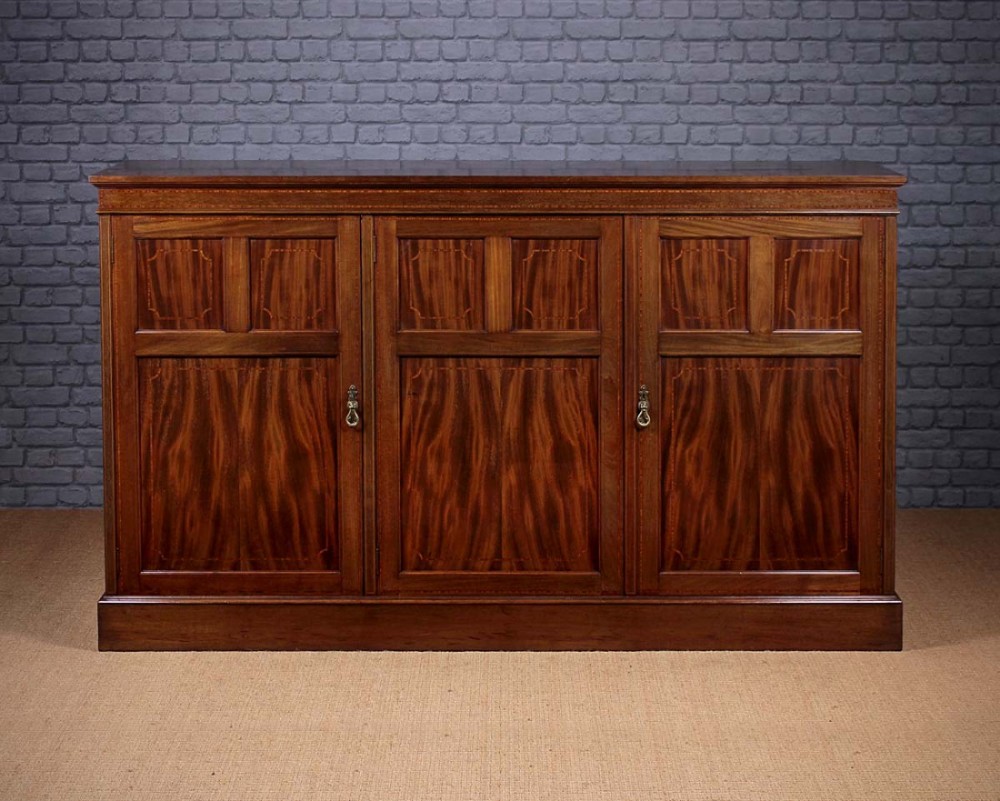 Edwardian Mahogany Linen Cupboard c.1910.