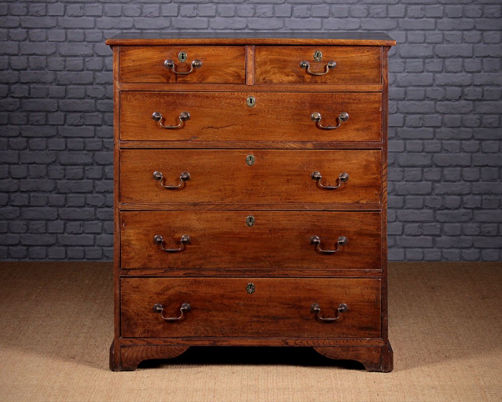 19th.c. Elm Chest Of Drawers c.1820.