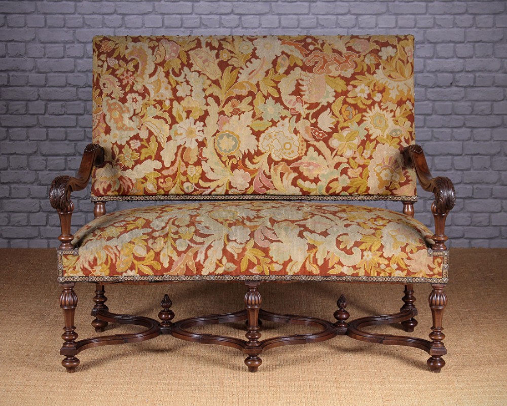 18th.c Style Walnut Couch c.1910