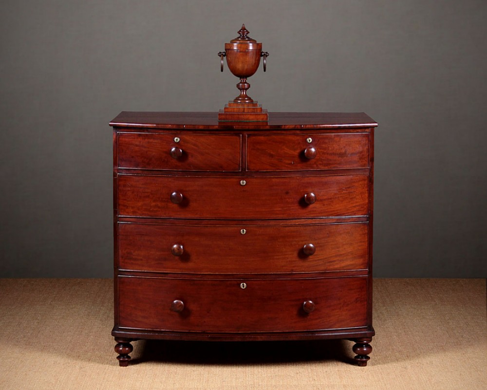 Bow Front Mahogany Chest of Drawers c.1840.