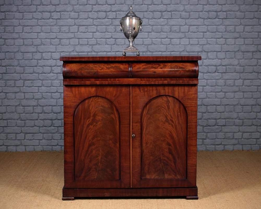 William IV Mahogany Chiffonier c.1830.