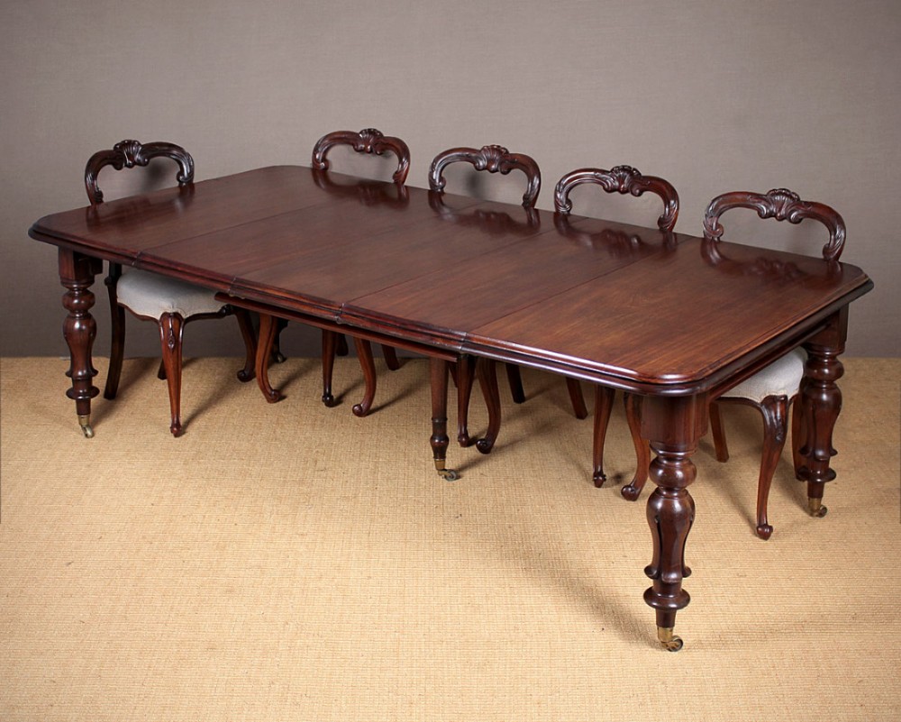 10 Seater Extending Mahogany Dining Table c.1830.