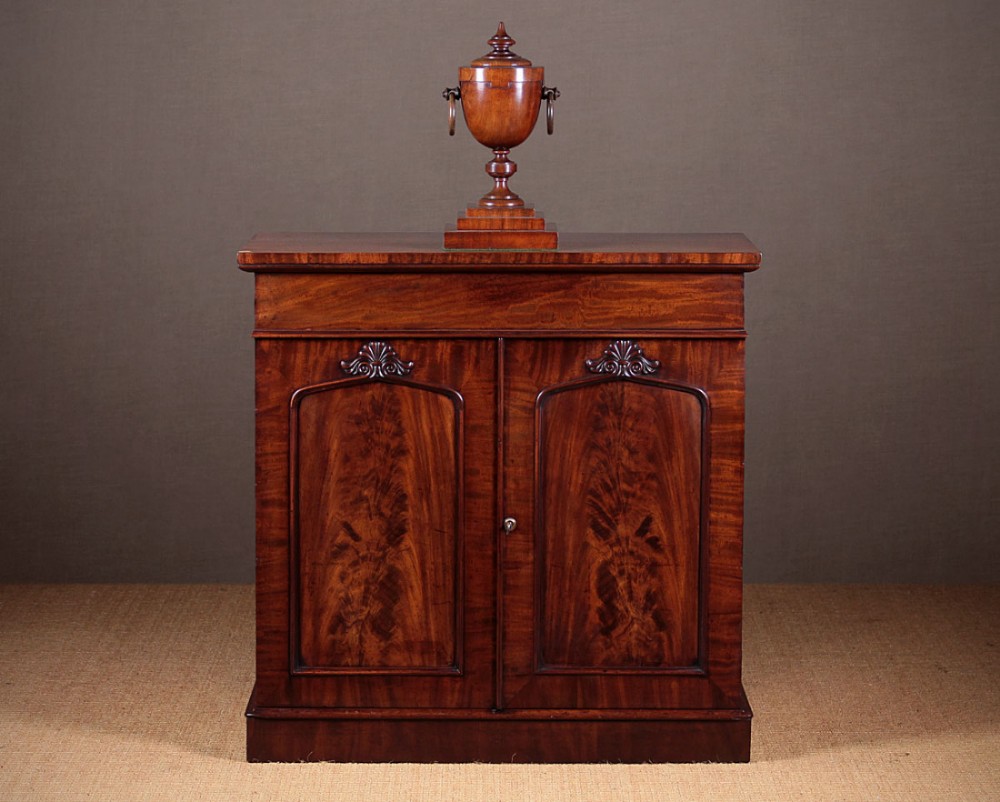 19th.c. Mahogany Chiffonier Side Cabinet c.1830