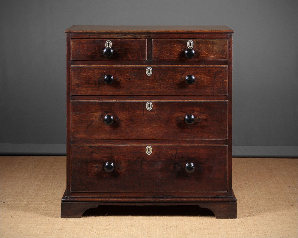 Small Oak Chest of Drawers c.1820.