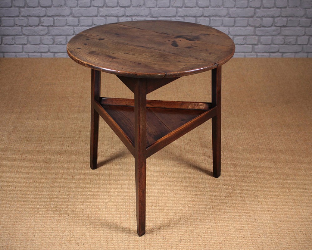 Georgian Elm Cricket Table c.1800.