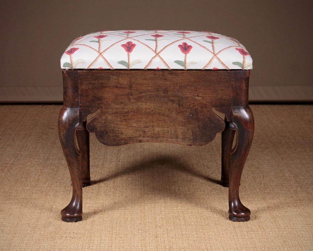 GEORGE III CABRIOLE LEG STOOL C.1780.