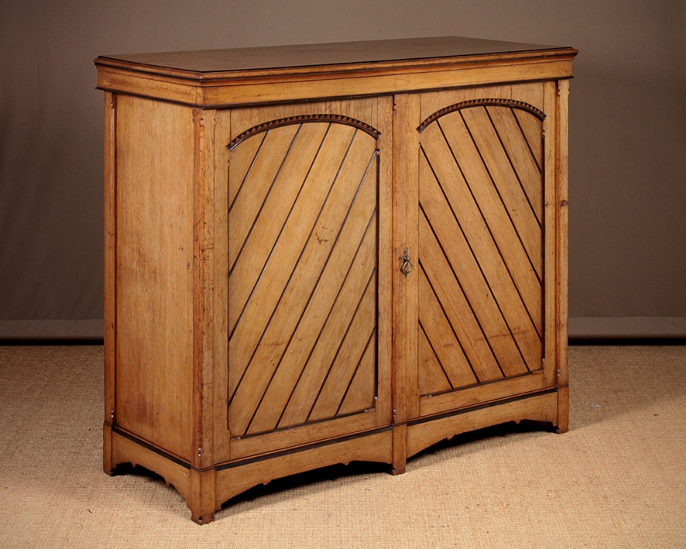 Arts & Crafts Oak Linen Cupboard c.1870.
