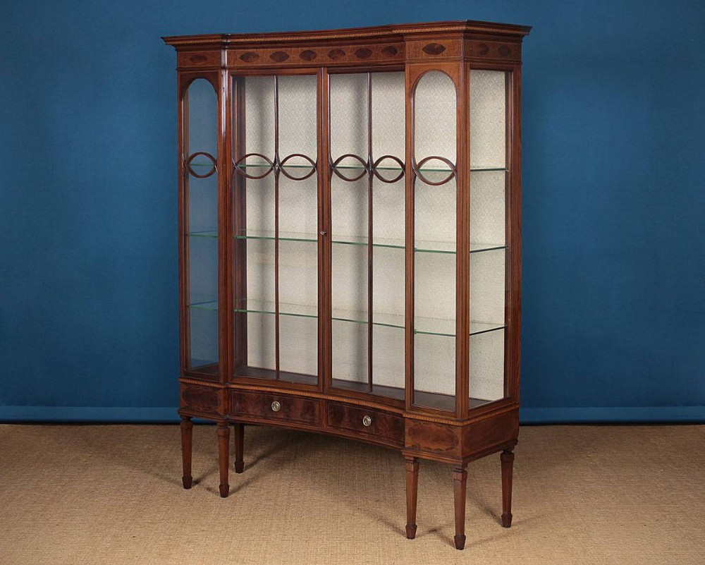 Exceptional Qualitly Display Cabinet by Maple & Co. c.1905.