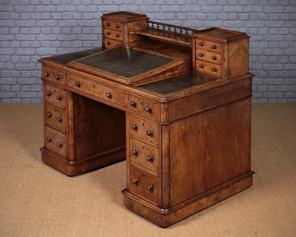 Mid 19th.c. Walnut Pedestal Desk c.1870
