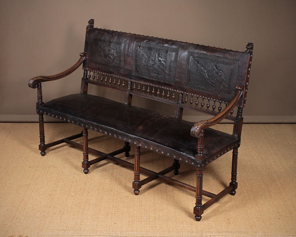 Walnut & Leather Renaissance Revival Settle c.1880.