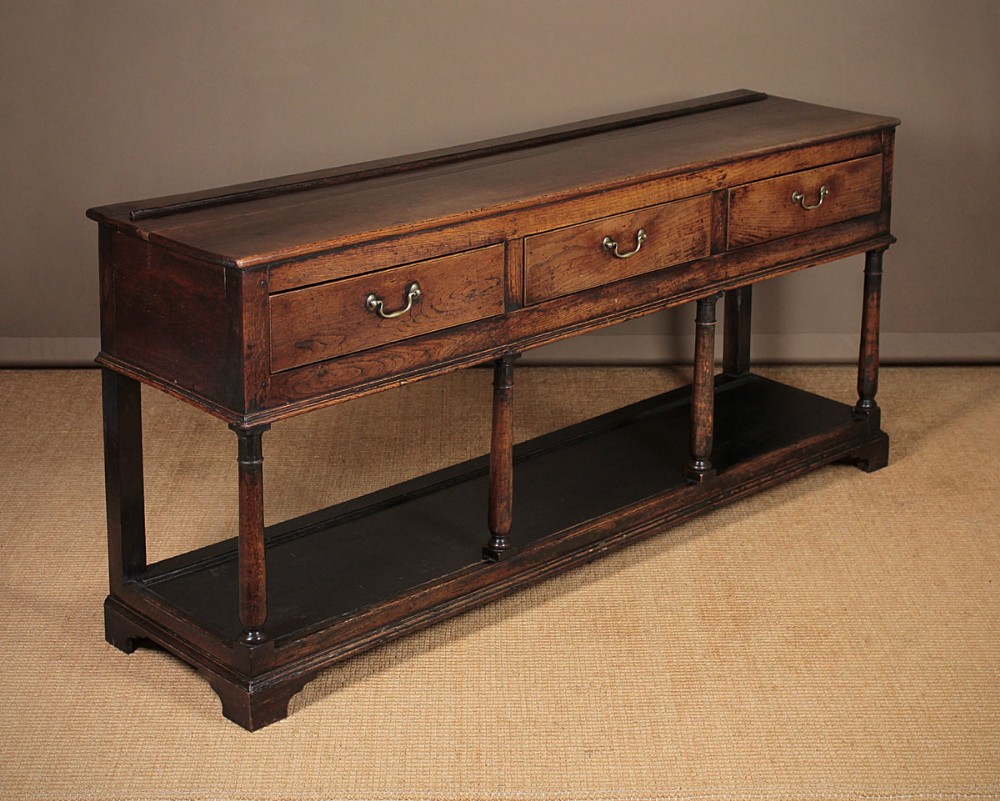 Georgian Oak Potboard Dresser Base c.1800.