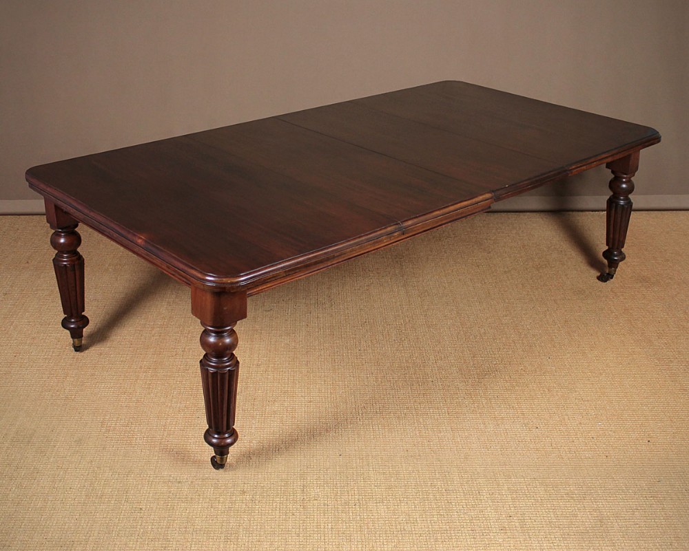 10 Seater Extending Mahogany Dining Table c.1860.