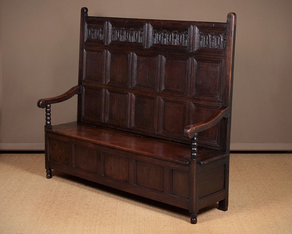 Late 19th.c. Oak Box Settle with 17th.c. Timbers.