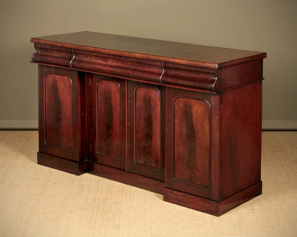 Mid 19th.c. Mahogany Chiffonier Sideboard c.1860.