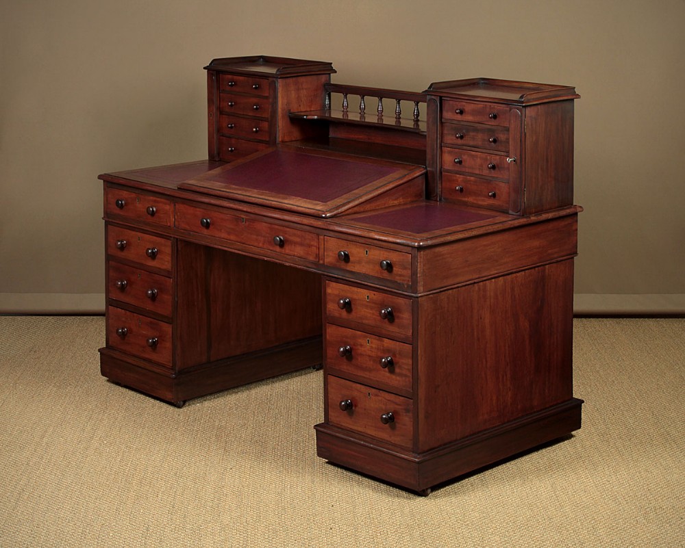 Large Mahogany Pedestal Desk c.1870.