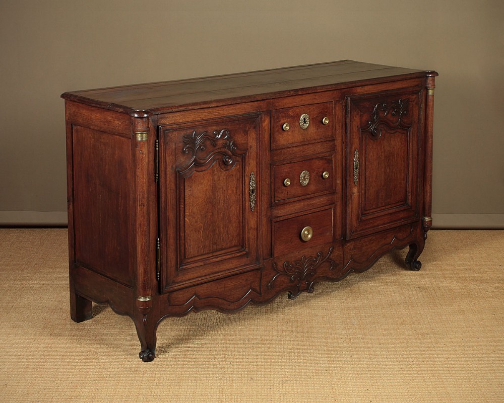 18th.c. French Oak Dresser Base c.1780.