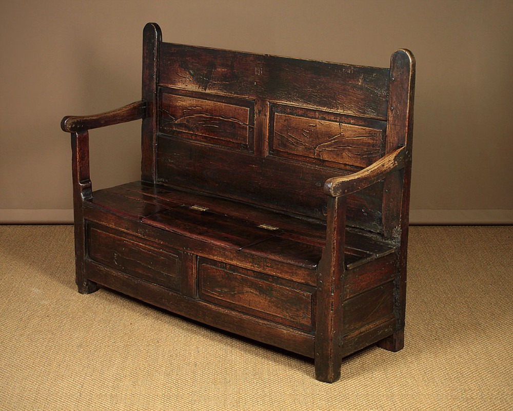 17th.c. Welsh Oak Box Settle c.1670.