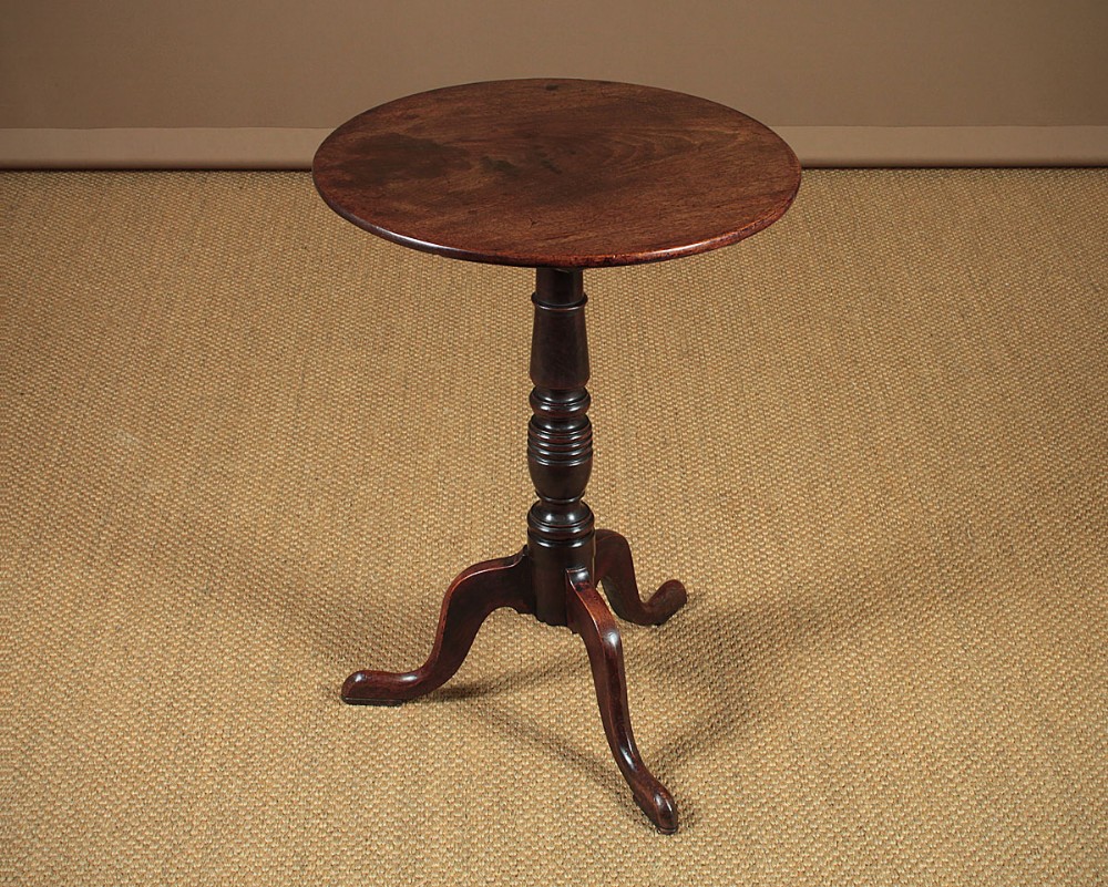 Georgian Mahogany Tilt Top Wine Table c.1800.