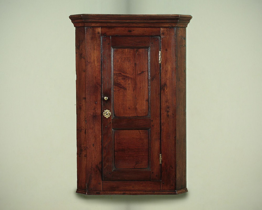 Small Oak Corner Cupboard c.1800.