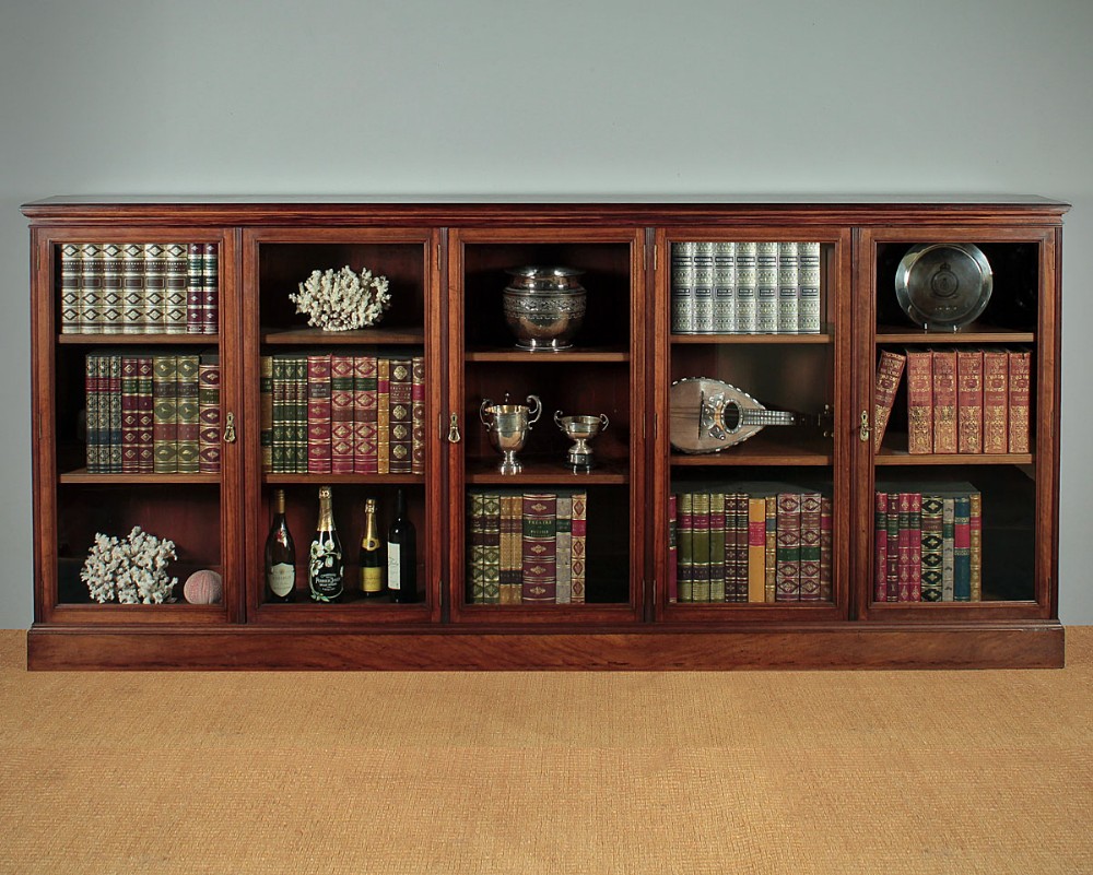 Edwardian Walnut Bookcase c.1905.