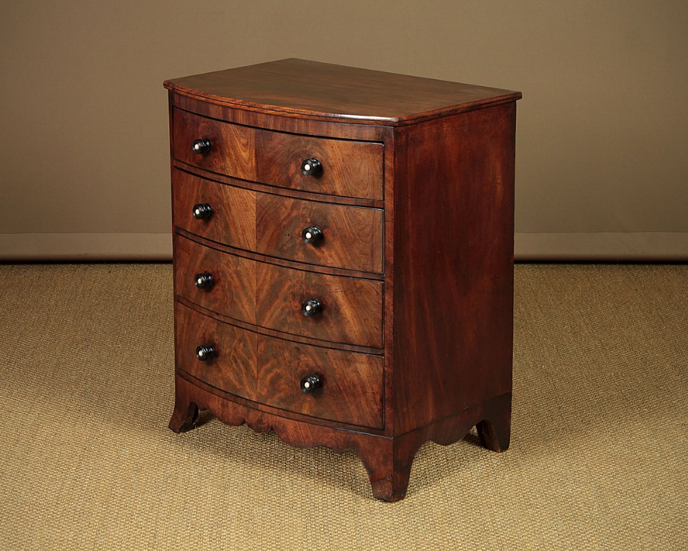 Mahogany Bow Front Chest of Drawers c.1820.