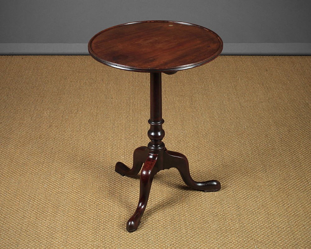 Georgian Mahogany Tilt Top Wine Table c.1810.