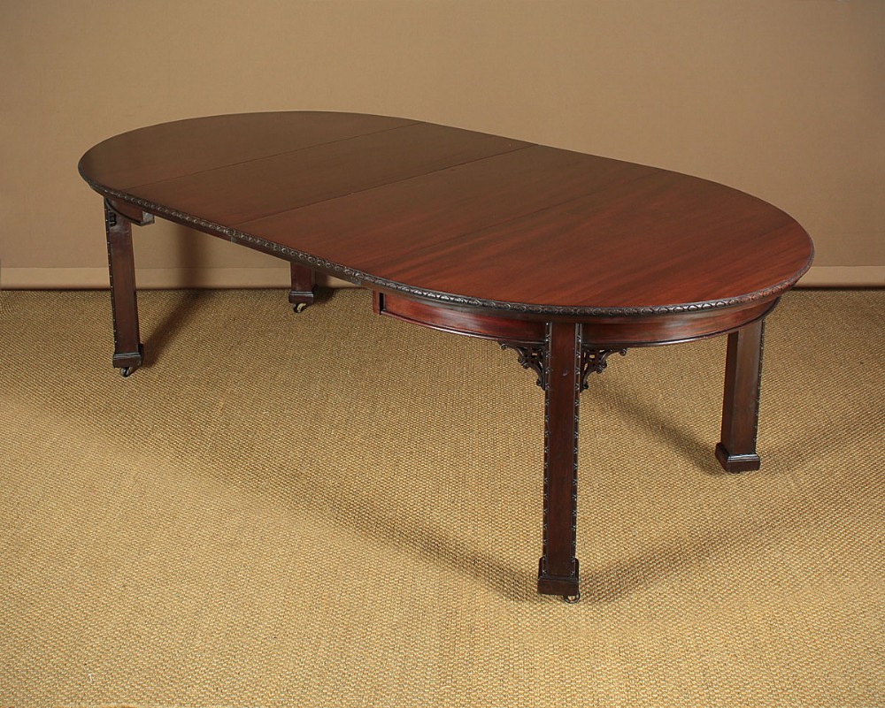 8 Seater Extending Chinese Chippendale Style Dining Table c.1920.