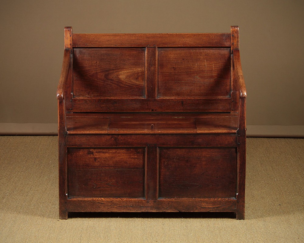 Late 18th.c. Welsh Elm Box Settle c.1790.