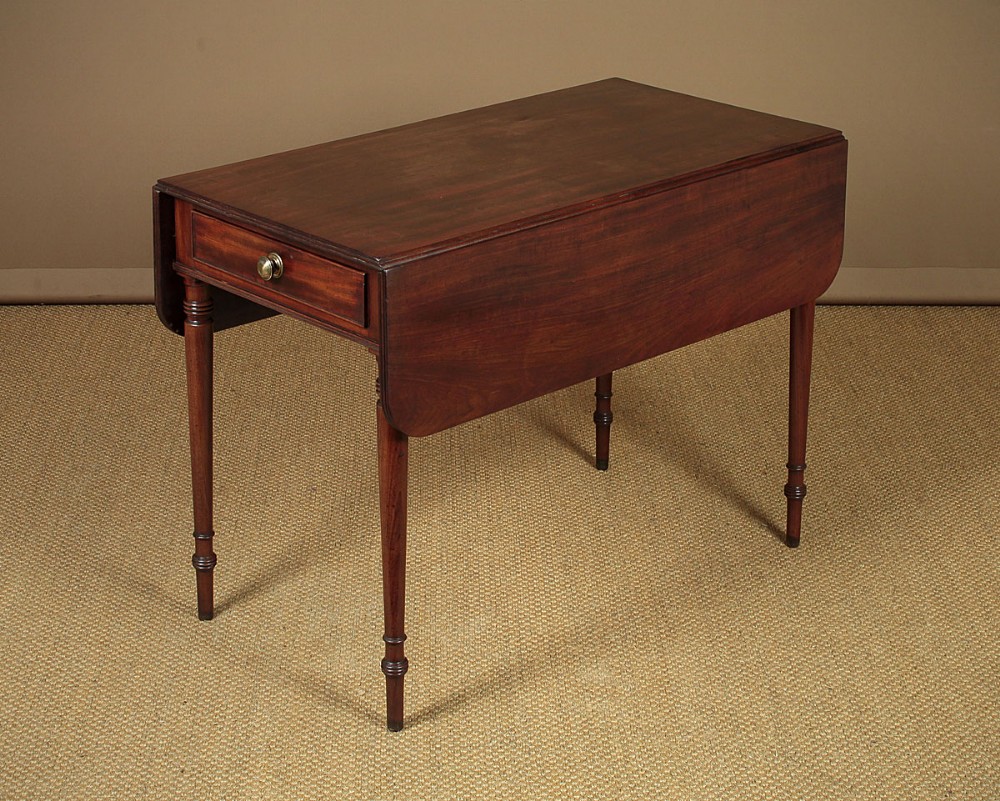 Georgian Mahogany Pembroke Table c.1800.
