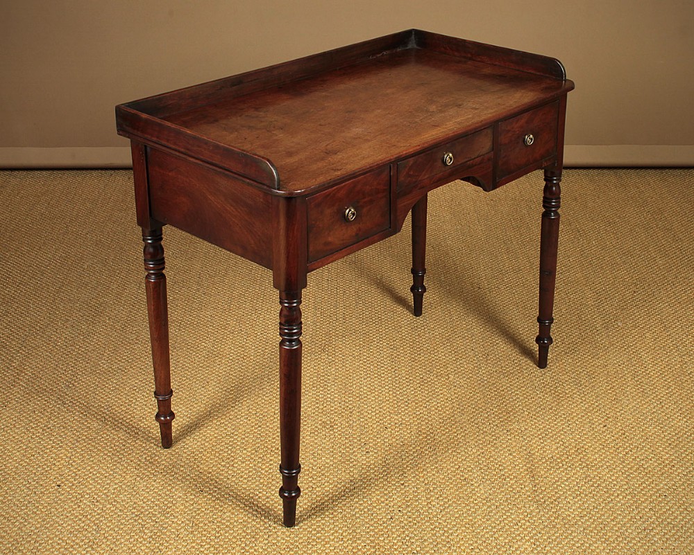 Georgian Mahogany Desk c.1800