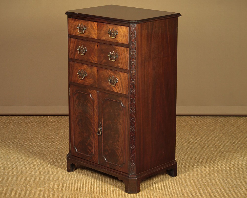 Small Chippendale Style Mahogany Cabinet By Waring & Gillow c.1920