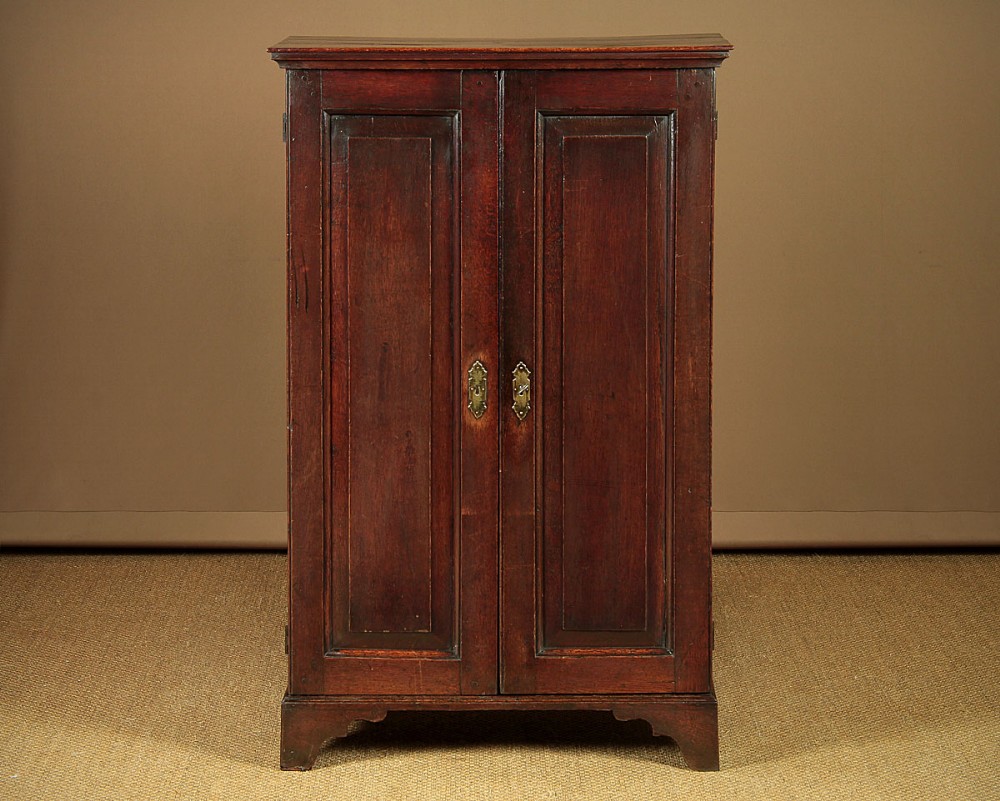 Late 18th.c. Georgian Oak Cupboard c.1790.