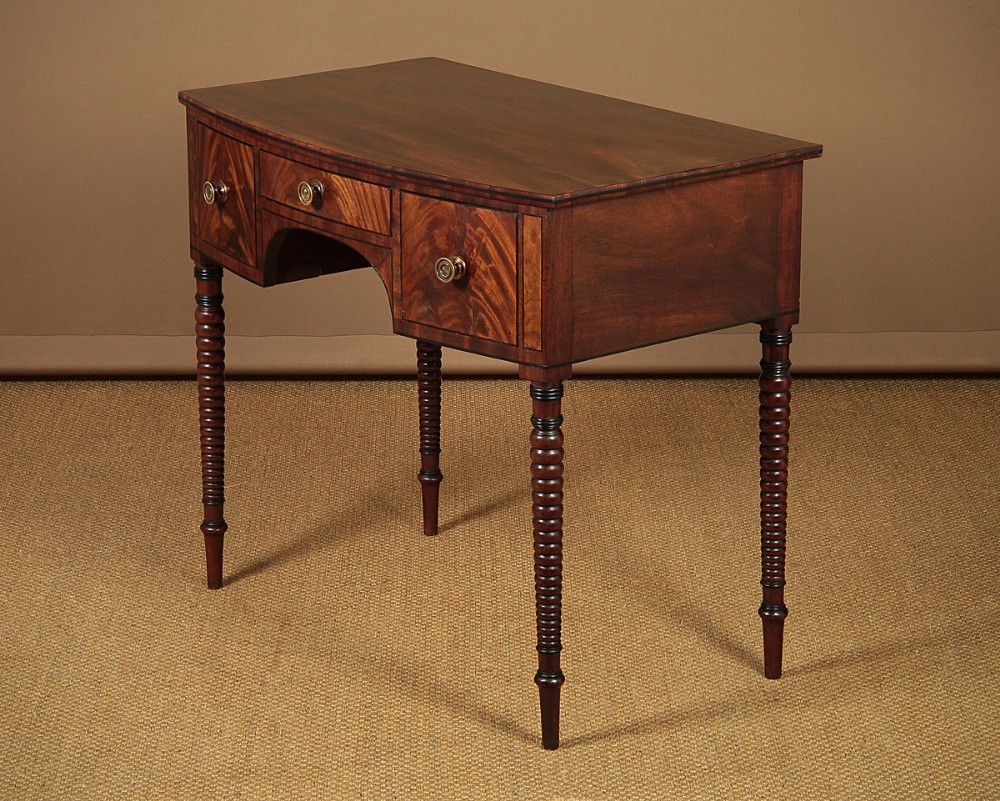 Very Small Bow Front Mahogany Sideboard c.1820.