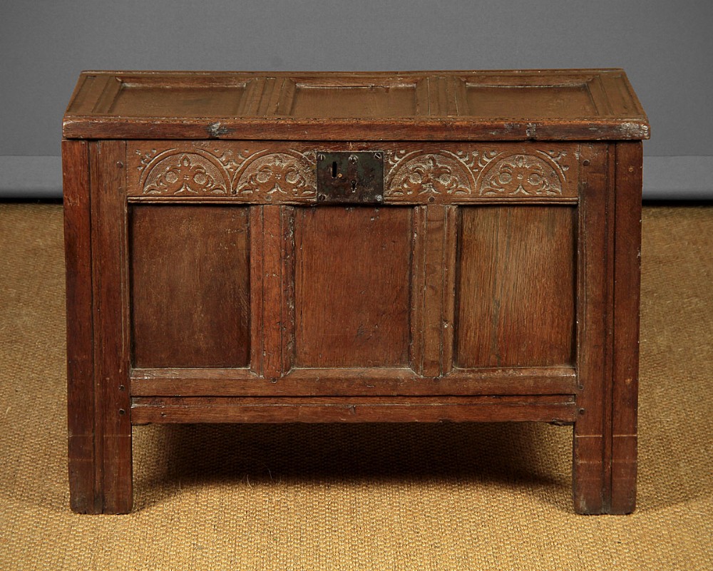 Welsh Oak Coffer Bach c.1740.