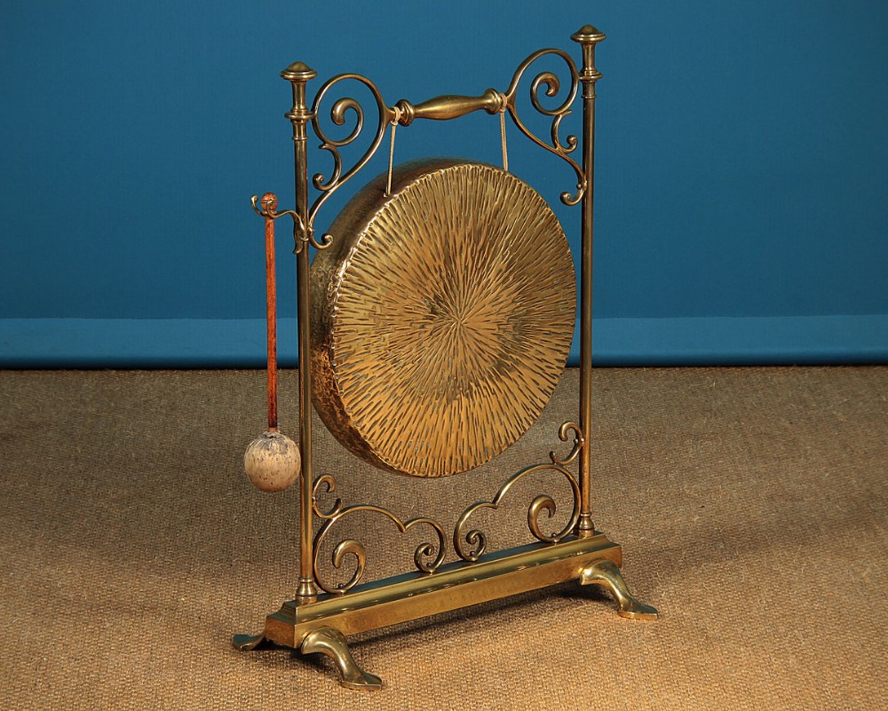 19th.c. English Art Nouveau Brass Dinner Gong c.1890.