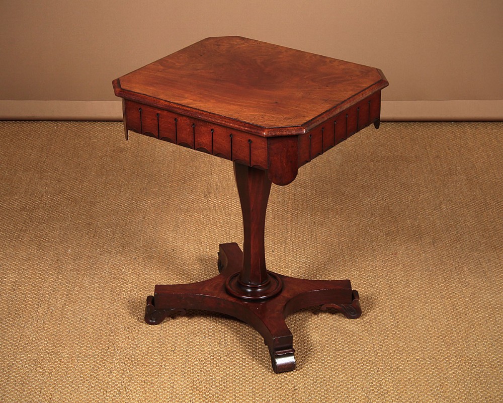 Regency Era Mahogany Lamp Table c.1820.