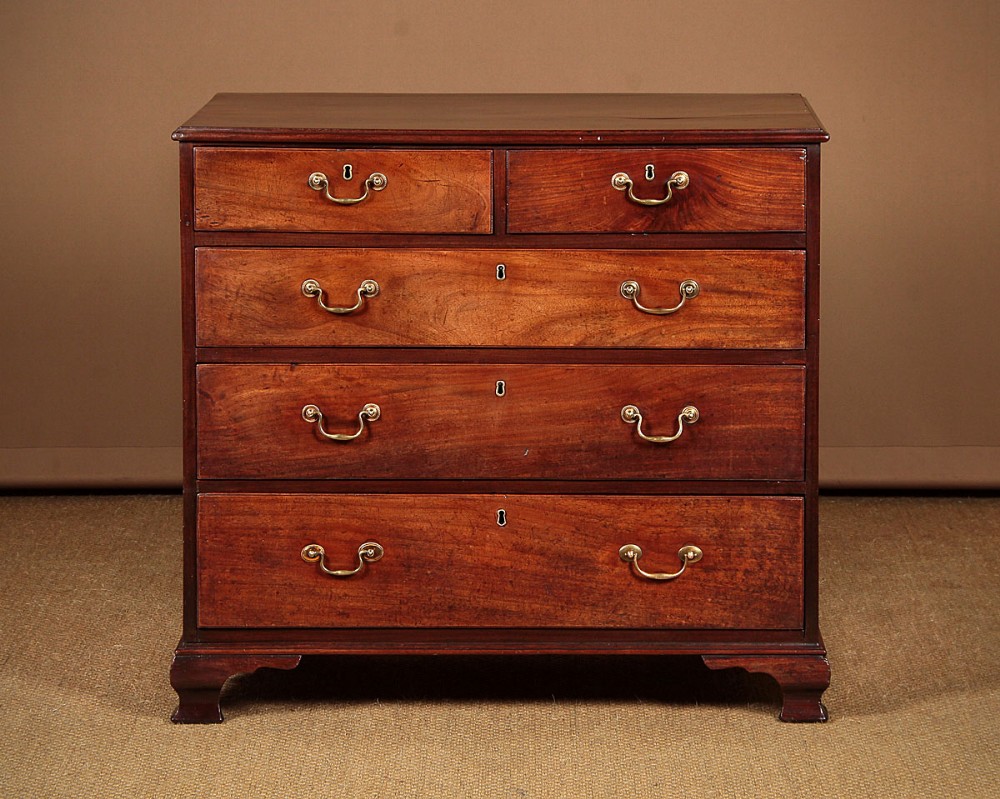 Georgian Mahogany Chest of Drawers c.1800.