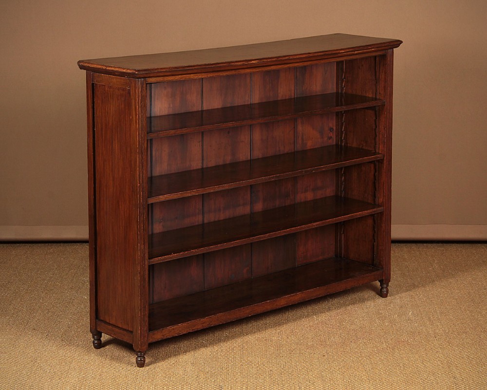Edwardian Oak Open Bookshelves c.1910.