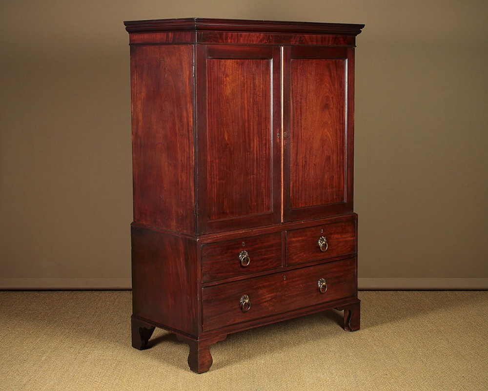 Georgian Mahogany Press Cupboard c.1800.
