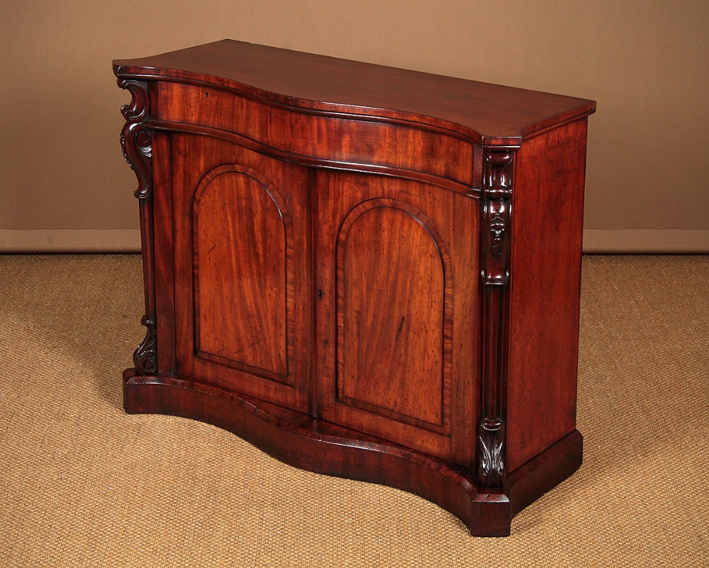 Mid 19th.c. Mahogany Chiffonier Side Cabinet c.1860. 