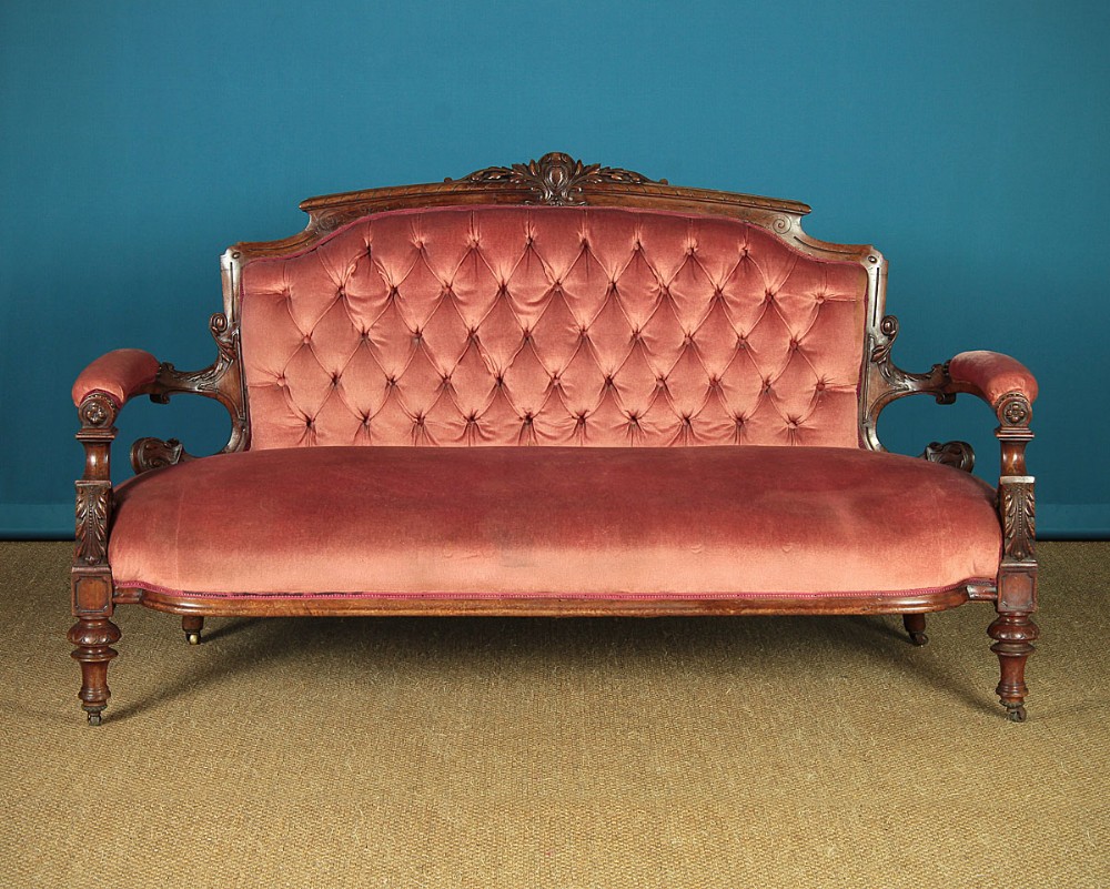 Carved Walnut Couch c.1860.